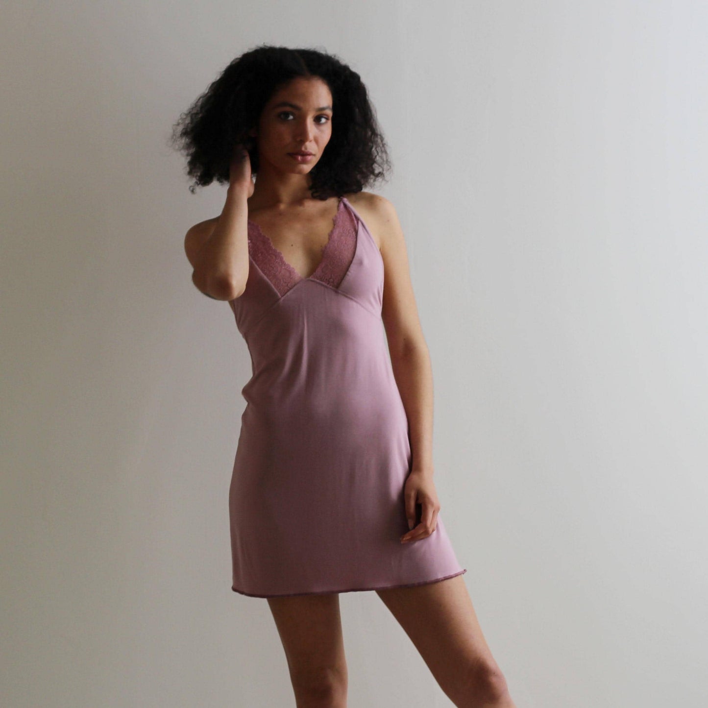 Short Nightgown in Bamboo with Lace Trim - Homeland Harvest