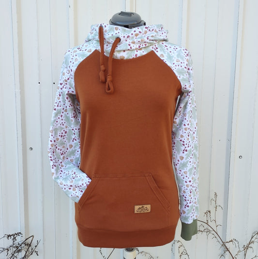 Women's Rust Acorn Floral Hoodie - Homeland Harvest