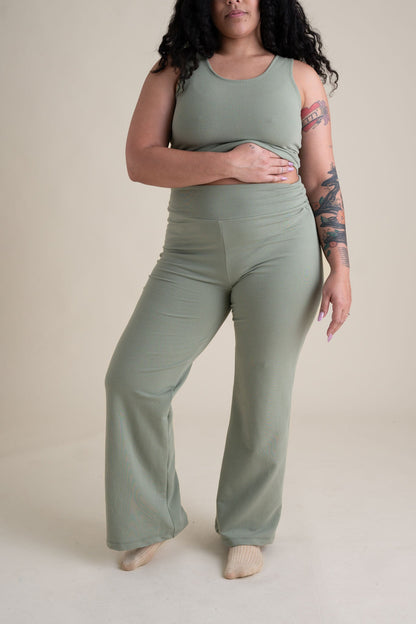 Eleanor Pants (Updated) in Pistachio