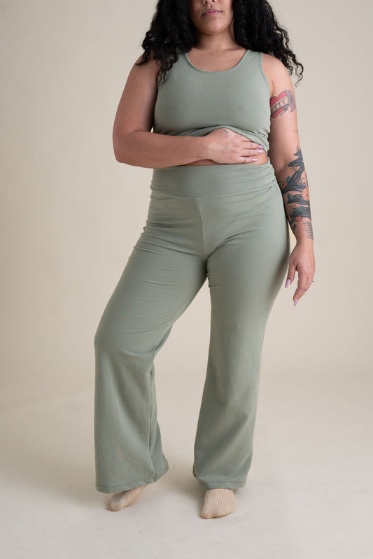 Eleanor Pants (Updated) in Pistachio