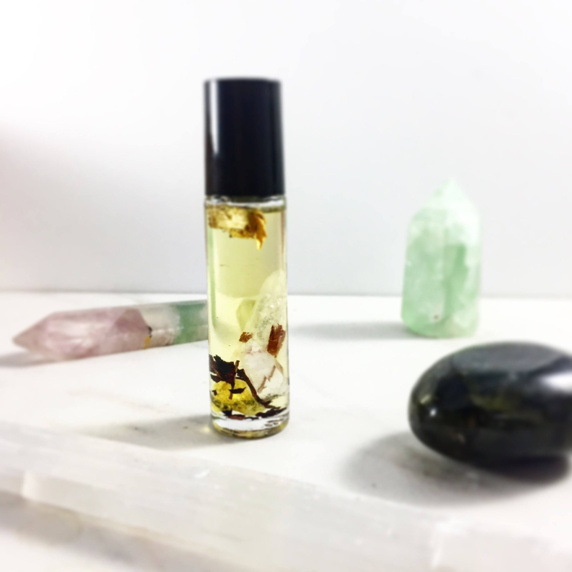 Essential Oil Blend with Crystals Frankincense and Palo Santo / Spirit Oil / Magic Oil Blend / Organic Meditation Blend / Spiritual Oil - Homeland Harvest